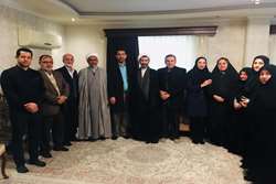 دیدار مسوولان دانشگاه علوم پزشکی گیلان با خانواده شهید  به به مناسبت ایام الله دهه فجر